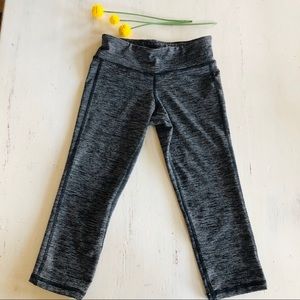 Girls size 8  athletic Capri leggings.